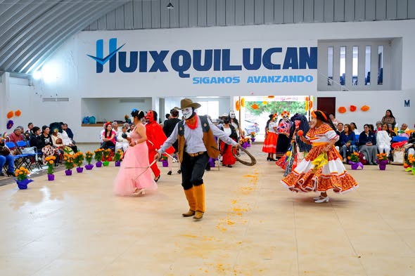 Clubes de Adulto Mayor presentan ofrenda de Día de Muertos en San Fernando