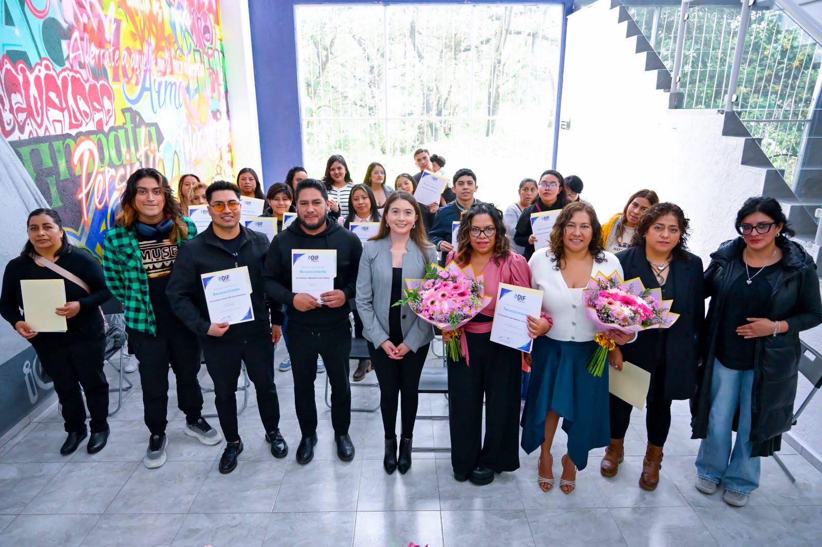 Culminan cursos de Barbería, Corte de Cabello y Uñas en DIF Huixquilucan