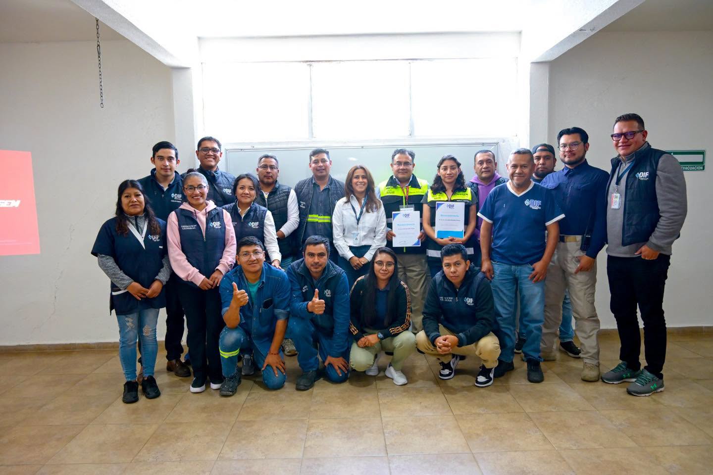 DIF Huixquilucan recibe capacitación en regulación sanitaria para personal de albercas
